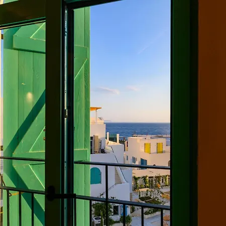 Iconic Mediterranean Hotell