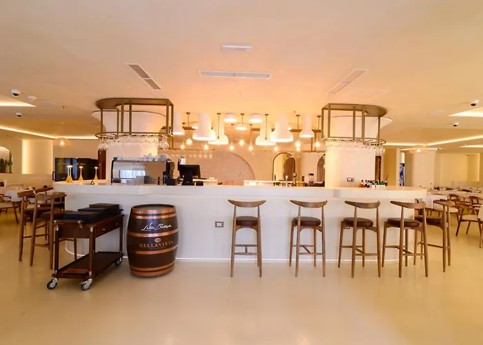 Iconic Mediterranean דרמי